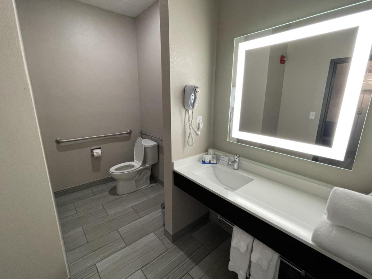 Holiday Inn Express Hotel And Suites Ada By Ihg מראה חיצוני תמונה