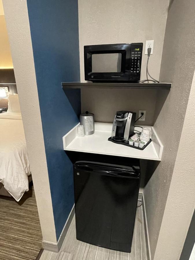 Holiday Inn Express Hotel And Suites Ada By Ihg מראה חיצוני תמונה