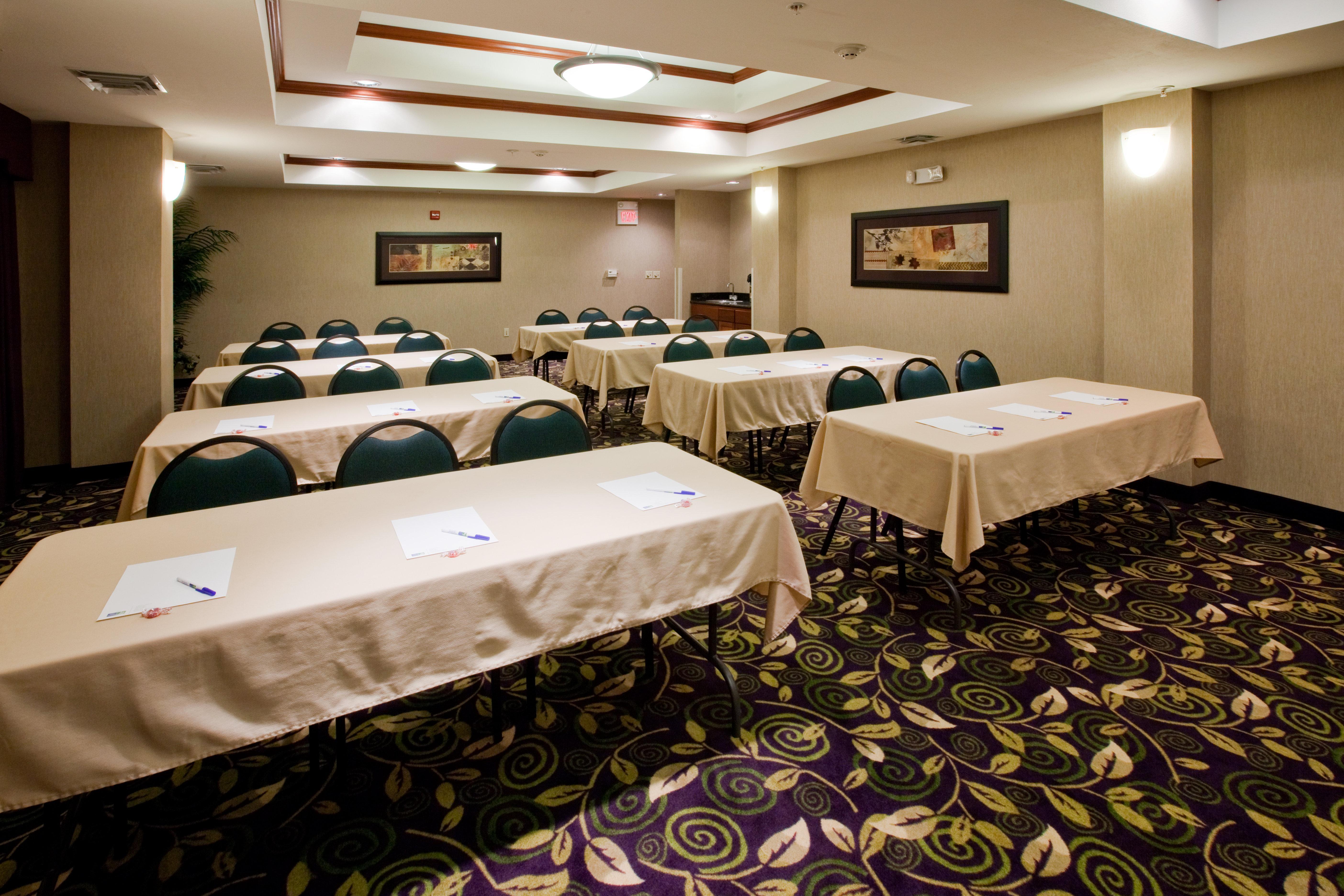 Holiday Inn Express Hotel And Suites Ada By Ihg מראה חיצוני תמונה