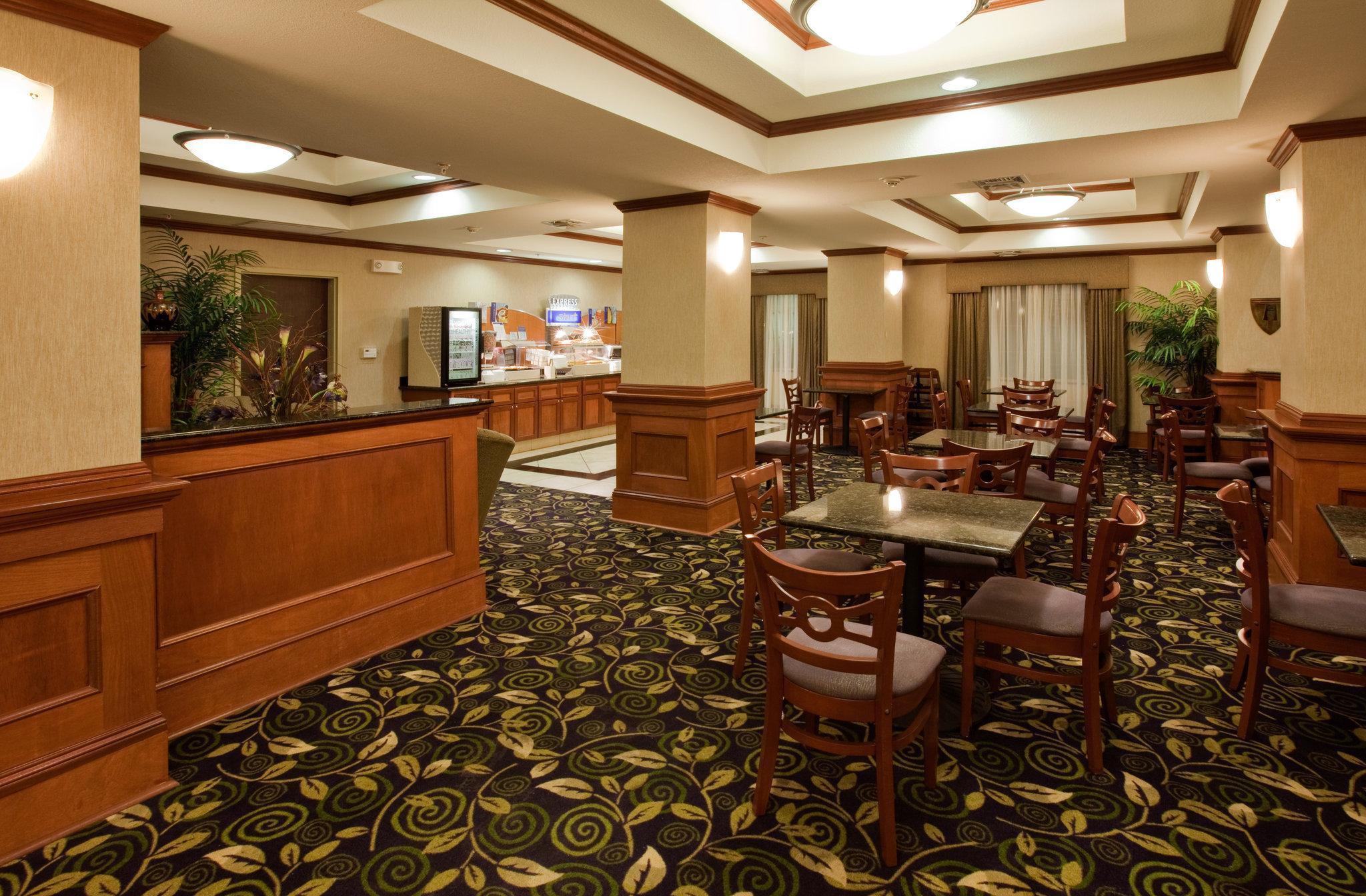 Holiday Inn Express Hotel And Suites Ada By Ihg מראה חיצוני תמונה